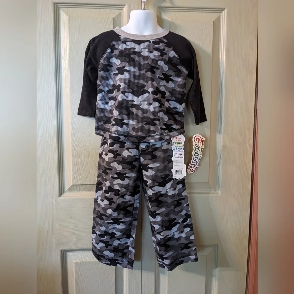 New Gerber Graduates boy's camo Pants & long sleeve shirt, T1A